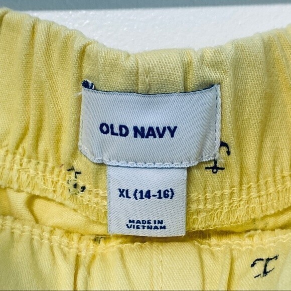 NWT, Old Navy Juniors Shorts with pockets, Size 14/16 Yellow w/Anchor Prints* - Picture 3 of 7